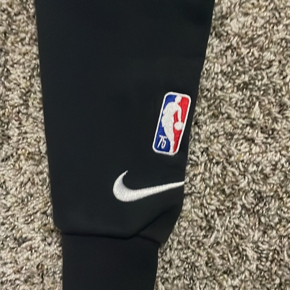 Black nets Nike sweatshirt - Picture 3 of 3